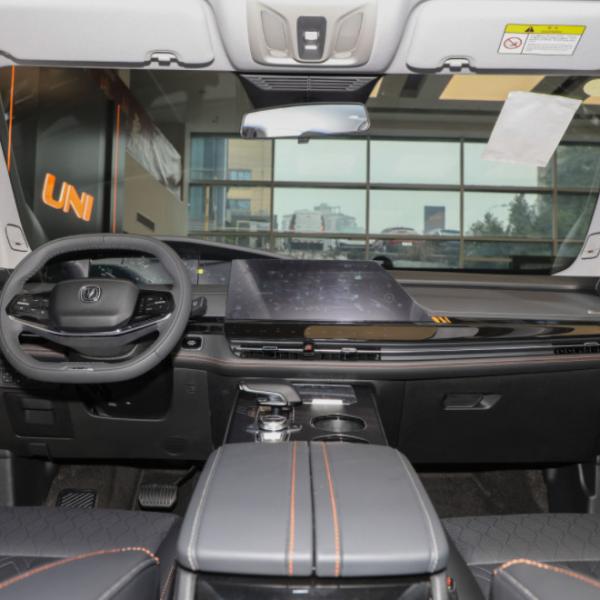 Carros usados pretos brancos de Changan uni K SUV dos carros de EV populares