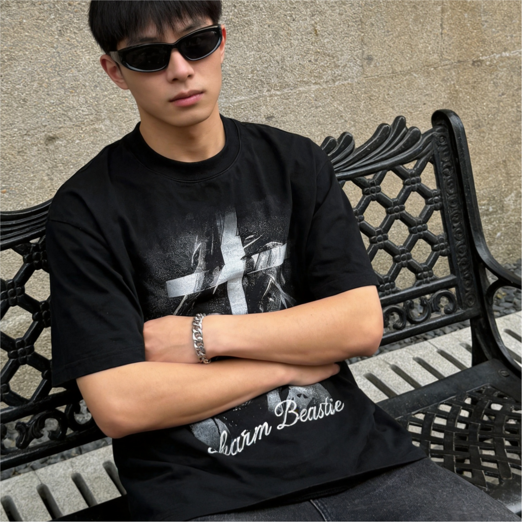 Cross Skull Vintage Print Black Tee, Heavy Cotton Loose Crew Neck Men’s Street Graphic T-Shirt