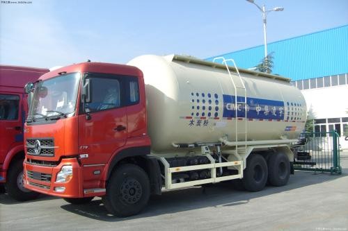 Dongfeng 6x4 Bulk Cement Trailer , 20 Tons - 40 Tons Cement Powder Truck