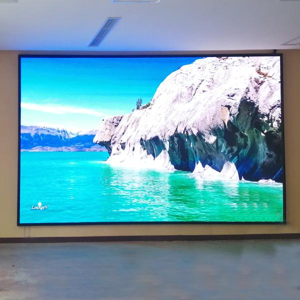 Quadros de avisos internos espaçando pequenos fixos internos da exposição de diodo emissor de luz P1.86 da cor completa Digitas