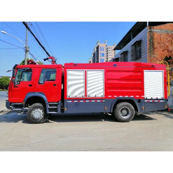 Howo Dry Powder Fire Rescue Truck 4X4 3000L Water 1000 Liters Foam High Performance