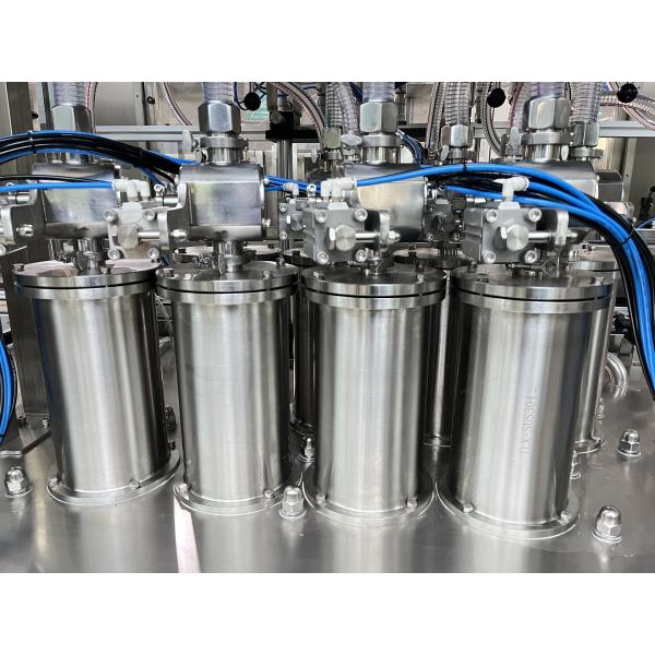 Автоматическая пластиковая бутылка 1-5L смазывает машину для прикрепления этикеток шампуня масла заполняя покрывая