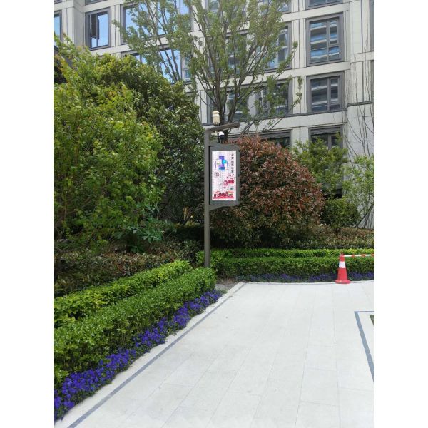 P3.84 Outdoor Led Advertising Board Screen Street Lights Display