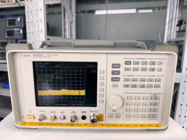 HP Agilent 8562EC Color Portable RF Spectrum Analyzer 13.2 GHz