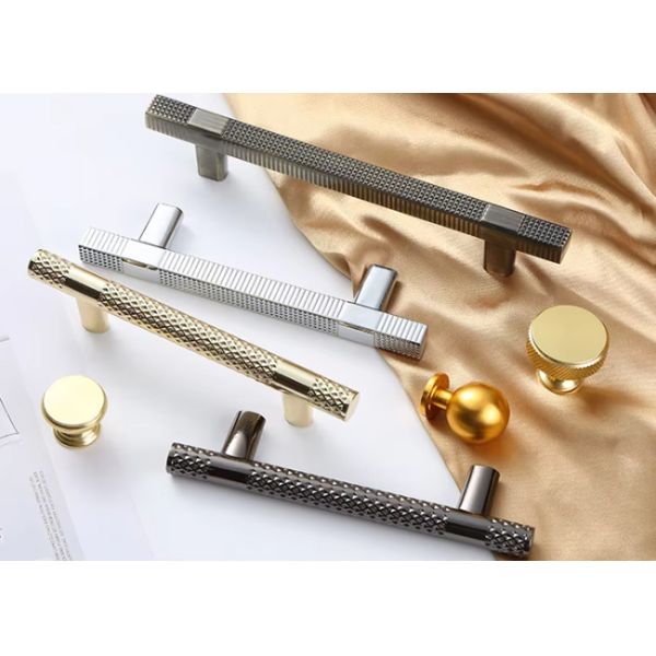 Wholesale Aluminum Alloy Cabinet Door Handle Modern Minimalist One-Piece Knurled Design for Wardrobe Bathroom Cabinets