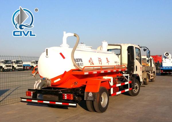 New Vacuum Sewer Cleaning Sewage Suction Truck  SINOTRUK 4x2 10 - 12m3 Color optional