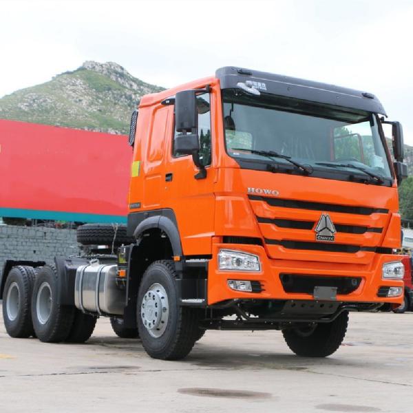 High Capacity 371HP Sinotruck HOWO 4X2 6X4 Terminal Tractor Truck for Transportation
