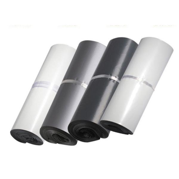 Le grand emballage en plastique de colis met en sac la taille faite sur commande