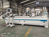 Máquina de puertas CNC personalizable con eje Z 20 tren guía del lecho del torno y 750W * 2/400W * 1 servomotores