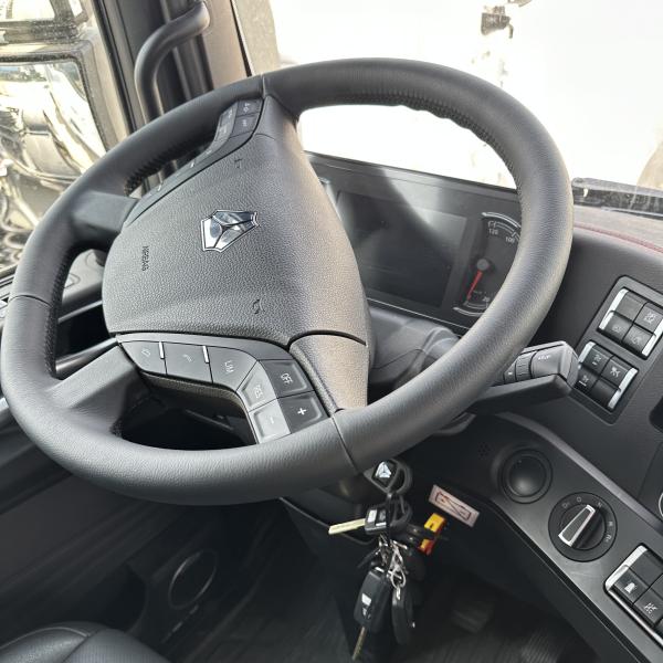 SITRAK C7H 480HORSEPOWER AIRBAG BRIDGE 6X4 TRACTOR TRUCK EFFICIENT TRANSPORT TRUCK WITH AIRBAG SEATS