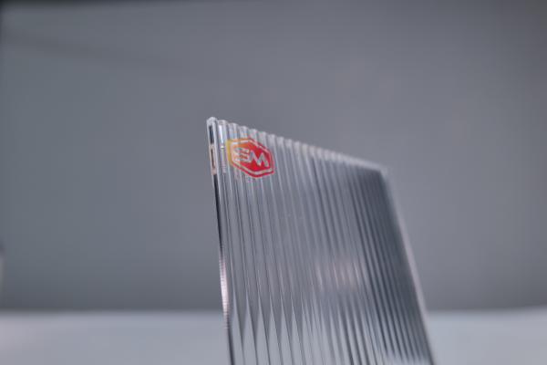 Folha acrílica texturizada transparente 3 mm 5 mm 6 mm PMMA listrada para decoração