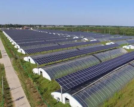 Предлагается вариант настройки теплоизоляции коммерческих фотоэлектрических теплиц