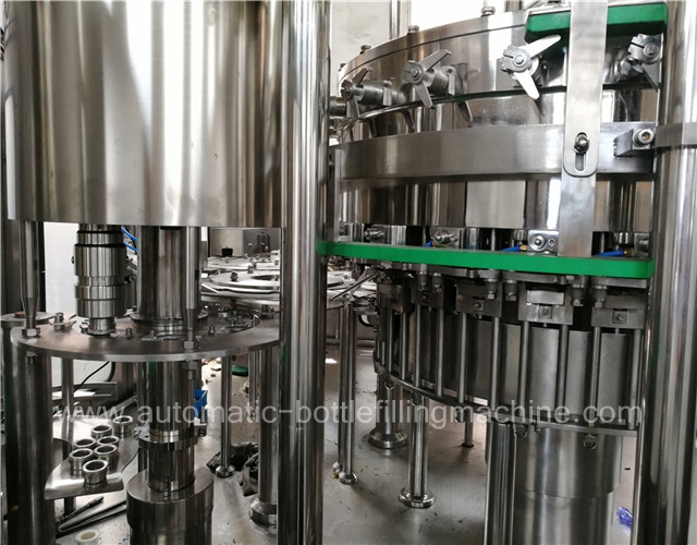 Завод по розливу безалкогольного напитка бутылки ЛЮБИМЦА 250-2000ML, заполнитель Monoblock и Capper