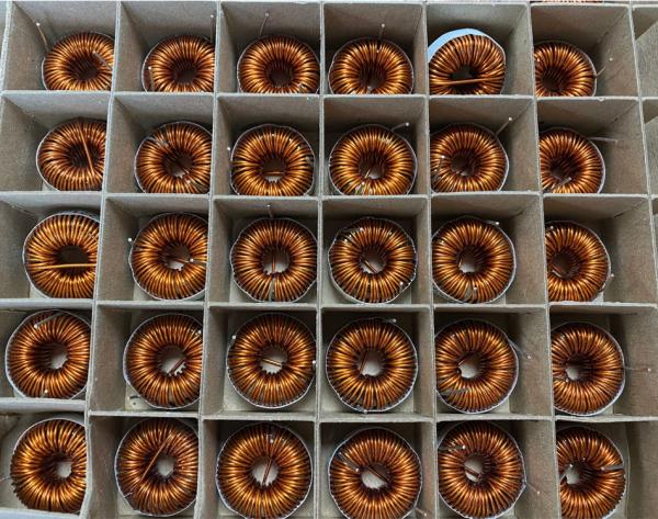 Inductor fijo horizontal ral del toroide del inductor eléctrico de 120UH 6.8A 61MOHM