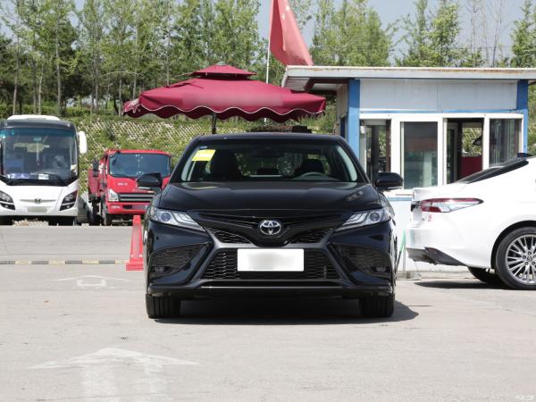 250km/h Maximum Speed Toyota Camry 2.5Q Flagship Sedan with Fuel and Full Speed Adaptive Cruise Electric Sunroof