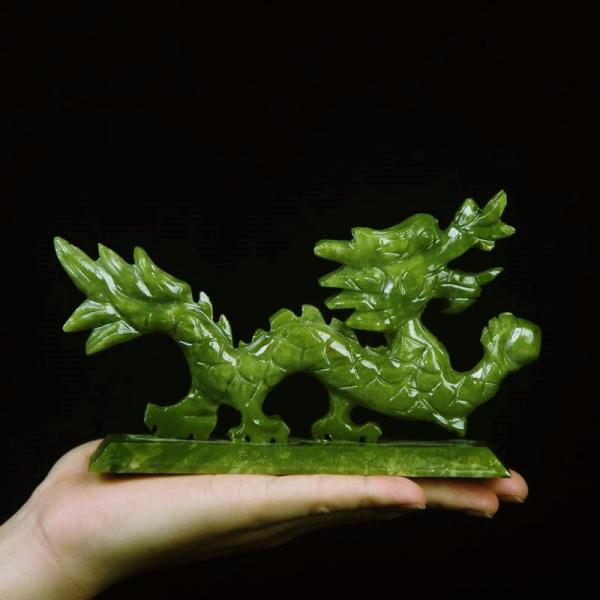 Wealth-Attracting Green Jade Toad Carving for Financial Success in Fengshui