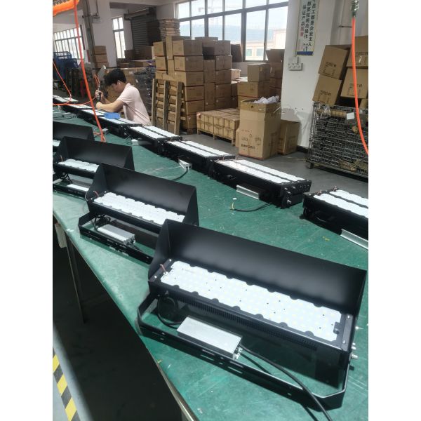 240W-2000W Stadium LED Flood Light for Outdoor Sport Black 80°21' High Mast Light With Aluminum Body IP66 for Gym & Field