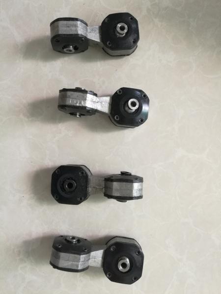 Weft Needle Connecting Rod For Hook And Loop Loom