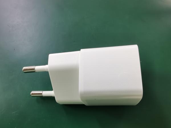 Certified 20W USB C PD Adapter with 1.67A Output Current CE/FCC/RoHS Lightweight 3.2 oz