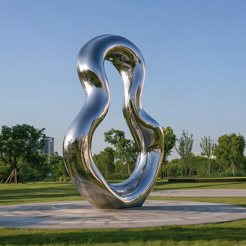 Reflective Modern Stainless Steel Sculpture for Garden Landscape Decor