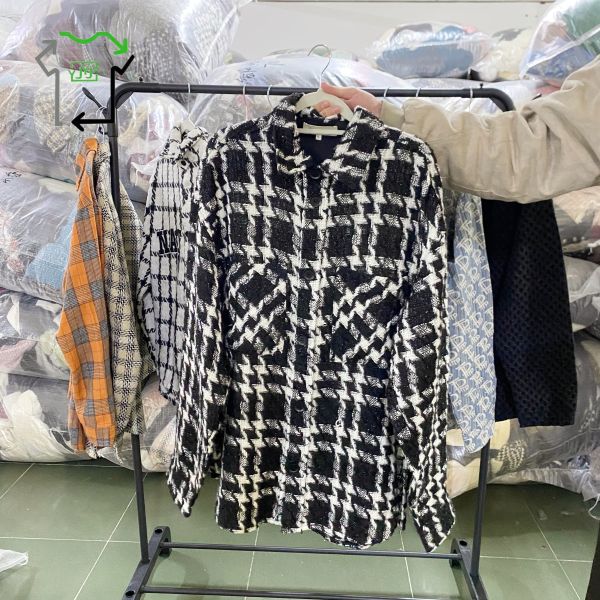Womens Winter Used T Shirt Long Sleeved All Season Second Hand Clothes Mixed Styles