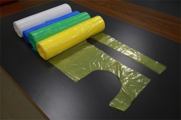 Roll Packing Disposable Plastic Aprons PE Smock Single Use For Food Processing
