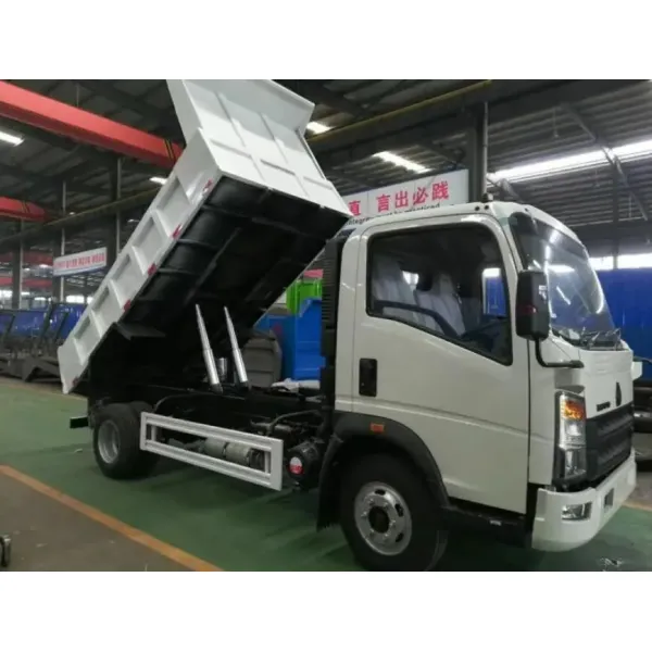 HOWO 5 Ton Tipper Dump Truck Hydraulic Lift For Engineering Projects