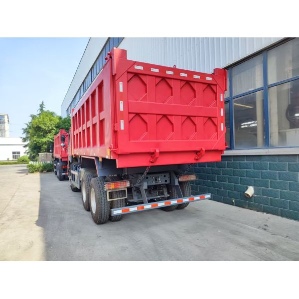 Heavy Duty Red 6*4 Tipper Truck 20 Cubic Meters 371HP Engine, 40-50 Ton Payload For Mine Transport