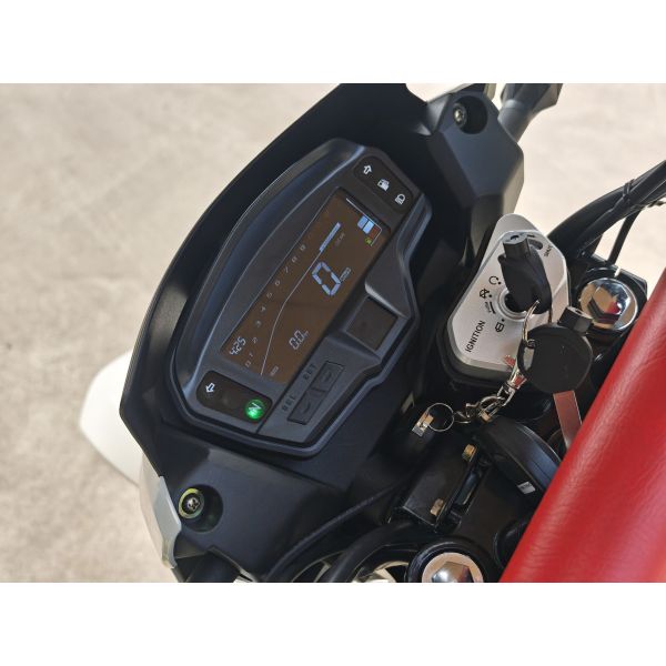 Motos todoterreno de 150cc de cuatro tiempos con freno de tambor trasero y amortiguadores invertidos