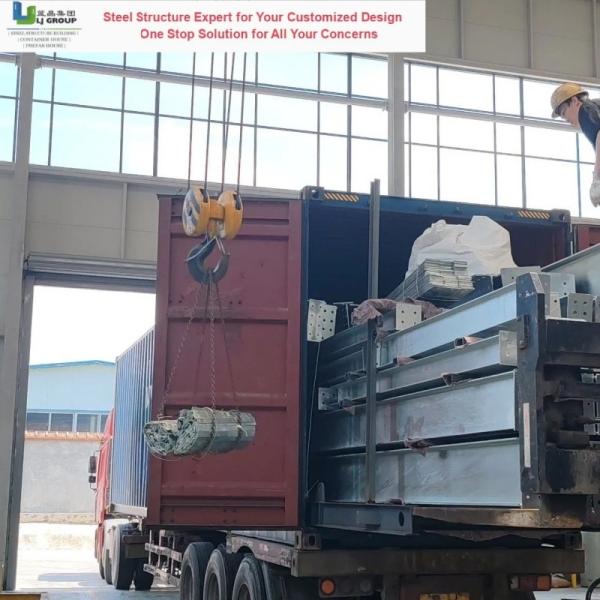 Un arrêt de la structure en acier poulaillerie porte coulissante fenêtre en aluminium