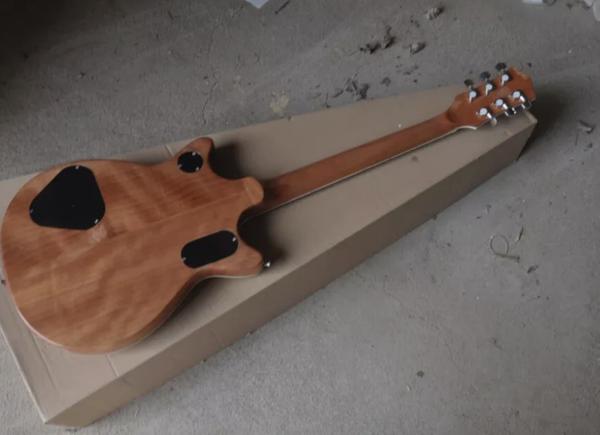 Factory Customized New Natural Wood Color Electric Guitar with A Top Quality