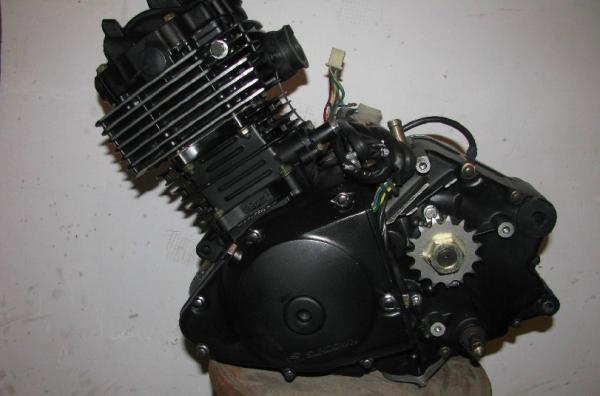 GXT200 Motocross GS200 Engine Black Electric Start Motorcycle Engine Parts QM200GY-B