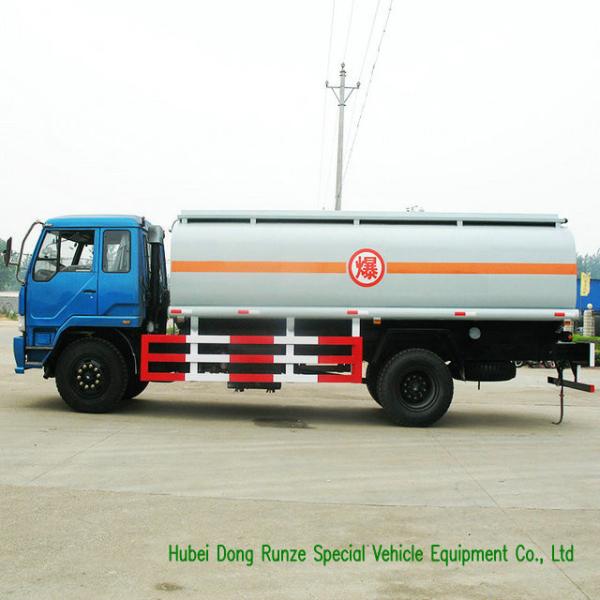 FAW 4x2 14000Liter Liquid Tank Truck Fuel Tanker Truck For Vehicle Refueling