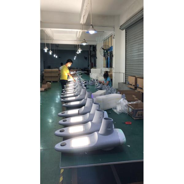 Luz de calle solar integrada inteligente de ROHS LED 4000LM con la inducción del cuerpo humano