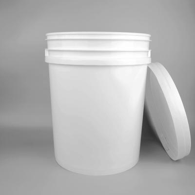 A cubeta plástica 20L do óleo de lubrificação de 5 galões com derrama o bico