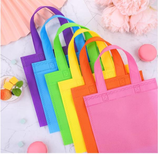 Bolsas Reutilizáveis de Festa Não Tecidos 9.5×9.5 polegadas Bolsa de Presente Pinata Goodie Bolsas de Doces Coloridas Tote Para Festa de Aniversário