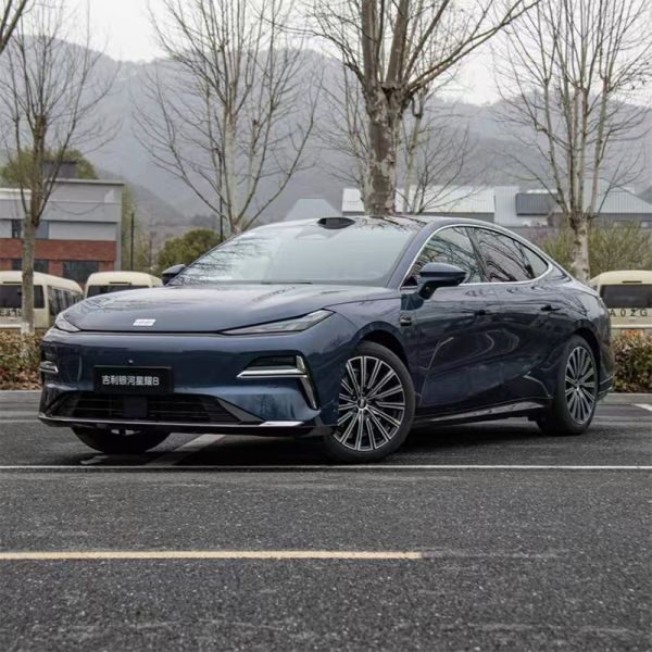 For Galaxy Starry 8 2025 Plug-in Hybrid Electric Vehicle EM-P Explore Edition >700km NEDC Range 4-door 5-seater Sedan for Sale