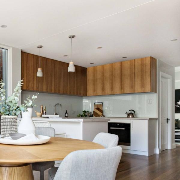 U Shape Luxury Melamine Kitchen Cabinet Set Matte Wood Grain Kitchen Cabinet