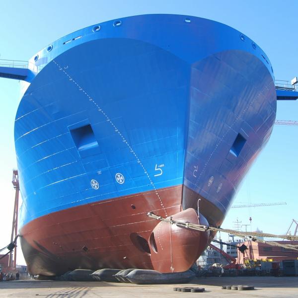 O navio que lança o rolo de borracha natural ensaca Marine Boat Airbag inflável