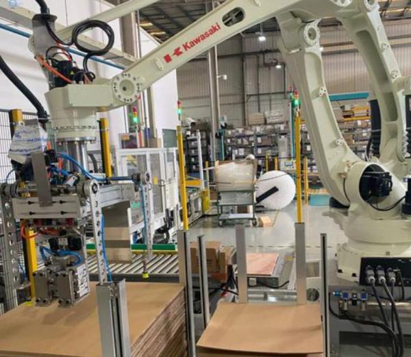 Industry Robotics OEM Kawasaki Palletizer Robot CP300L Floor