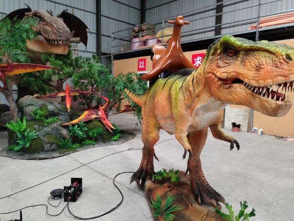 Passeio personalizado shopping do comprimento no passeio realístico da mostra do dinossauro