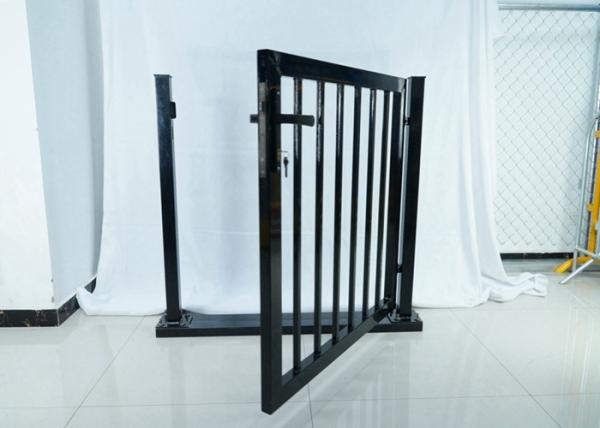 As únicas portas exteriores do ferro forjado do metal da porta principal galvanizaram