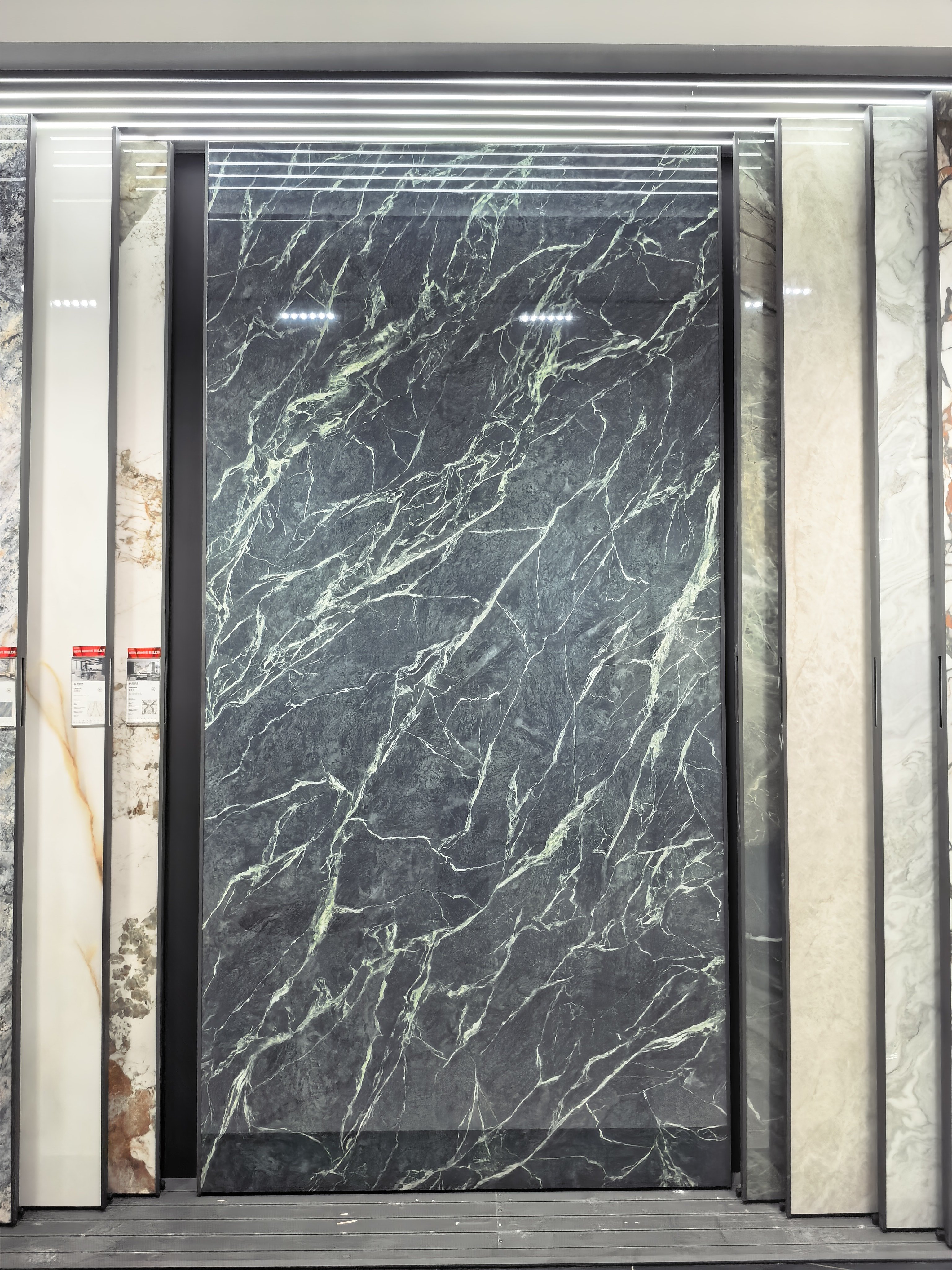 Green Waterproof 1600x3200x12mm Polished Sintered Stone Slab AAA Grade for Living Room and Building