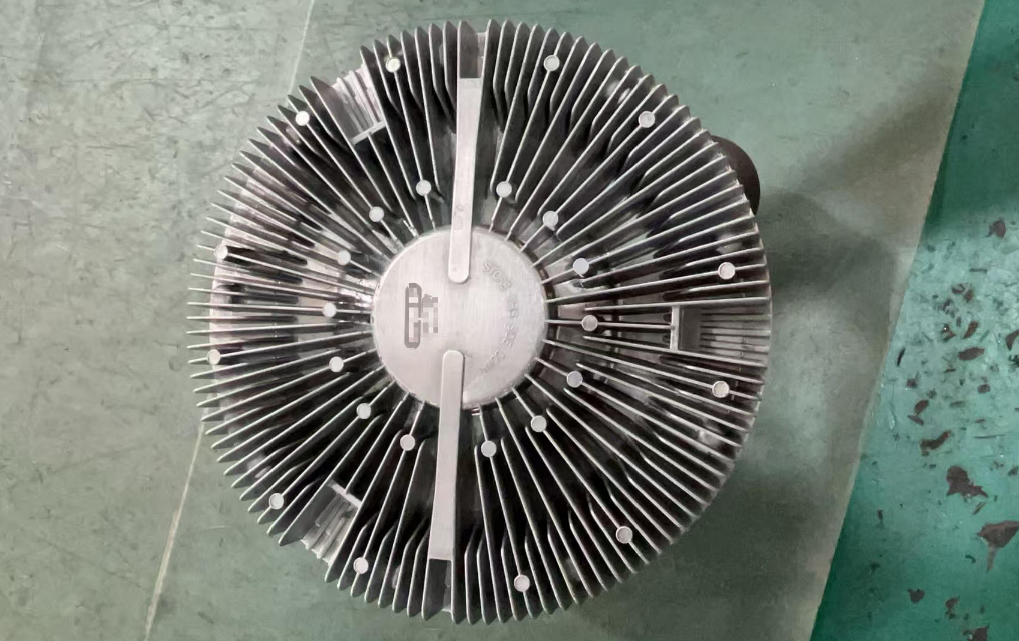20913877，22149877、22149880、15073014、15710101,Cooling Engine Fan Clutch Featuring，Customizable 20913877 Temperature Control Fan Clutch Fit GMC Sierra Chevrolet Silverado 1500 2500HD 3500HD Tahoe Suburb