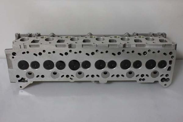 Durable NISSAN RD28 Cylinder Head Assembly For 11040VB301 11040-VB301