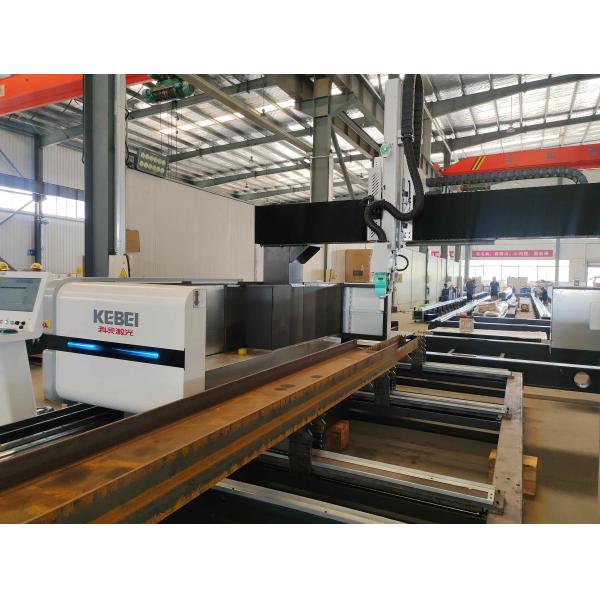 Expérience de coupe rapide et précise avec la tête laser Ec-Ophit machine de découpe laser à fibres à 0-30m/min