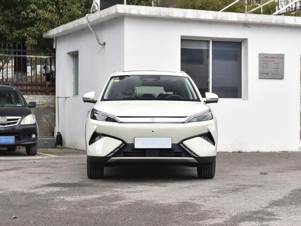 150kW BYD voiture électrique Samrt conduite 2025 Nouveau modèle Yuan Plus EV à recharge rapide Grand espace pour la famille avec toit ensoleillé