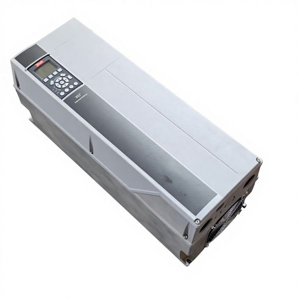 Original New Danfoss VLT Danfoss VFD Inverter FC-302P22KT5E55 Danfoss Vsd  22kW 50hz to 60hz Vsd for Pump Fan Conveyor Belt