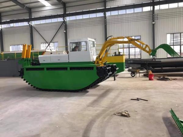 Amphibious Aquatic Weed Harvester water hyacinth reed harvesting cutting machine work cleaning boat