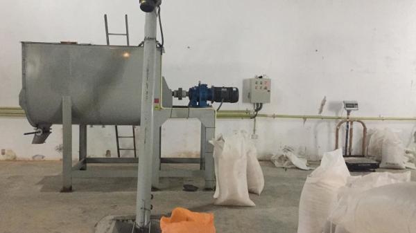 Misturador horizontal 200 da fita de MixerPlastic do pó seco industrial - tensão 415v